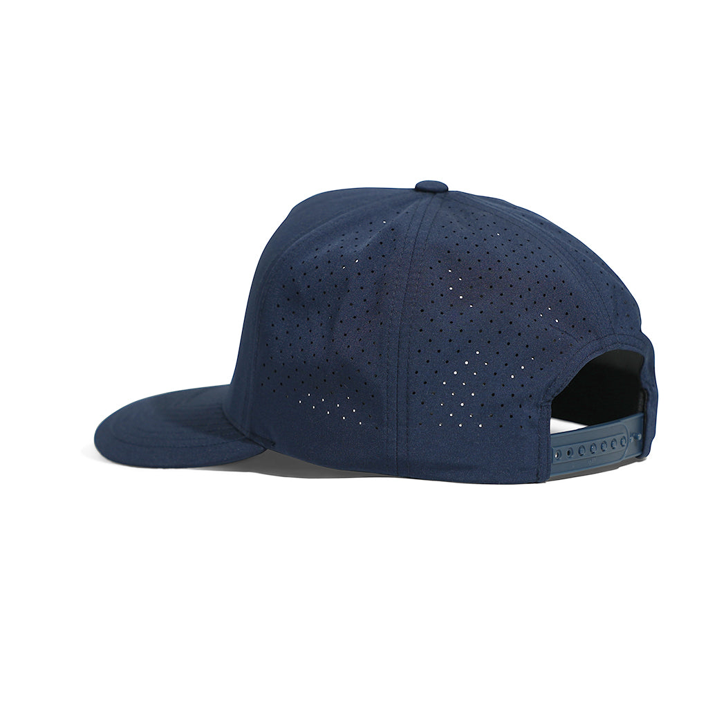 PERFORMANCE SNAPBACK (NAVY)